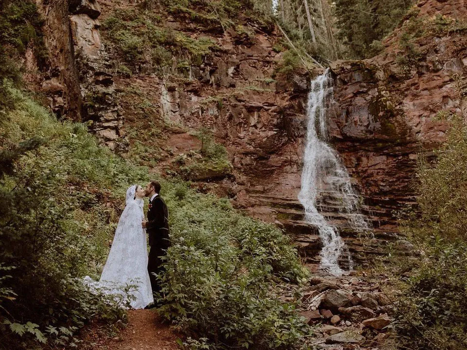 Elopements and Intimates